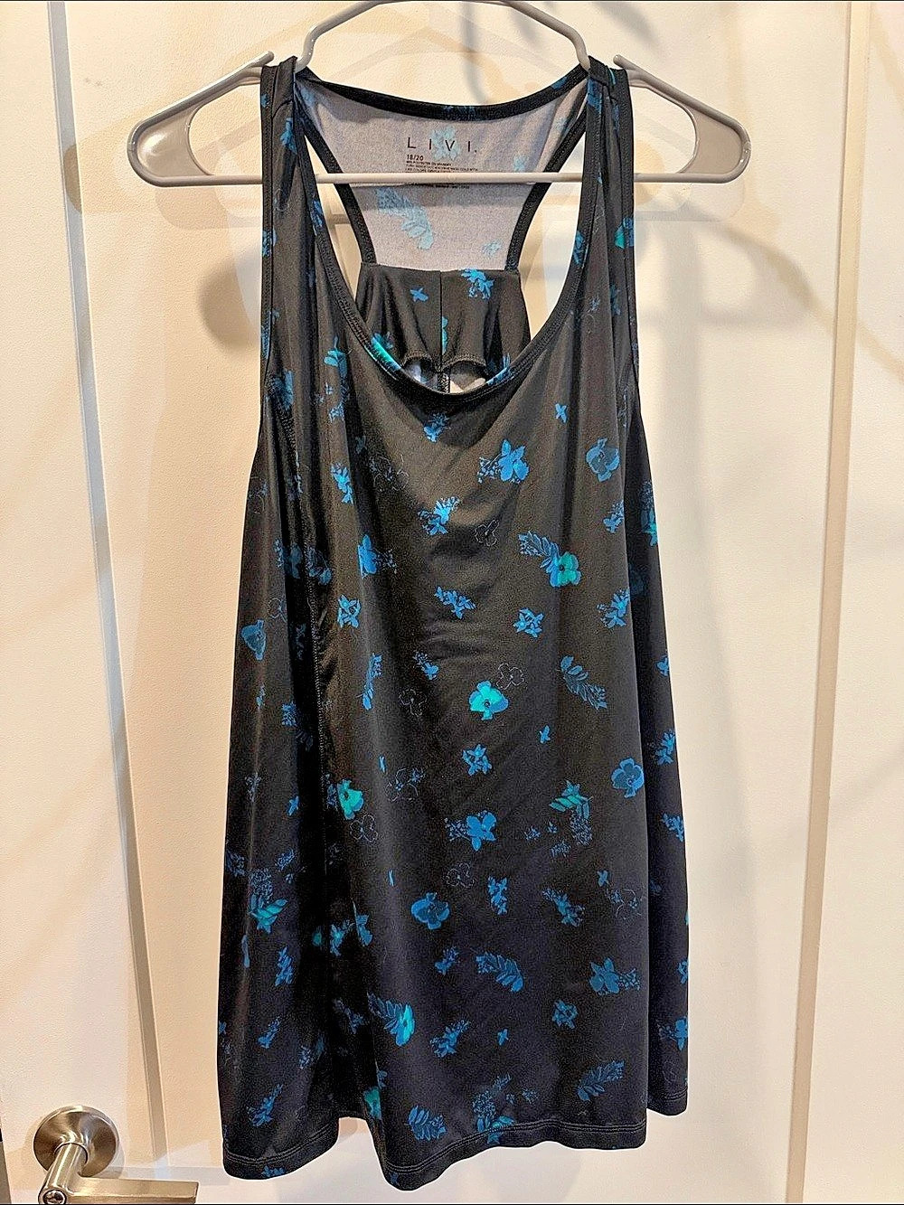 LIVI Active Floral tank in Black & turquoise Size 18/20